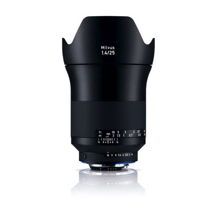 Zeiss Milvus 25 mm f/1.4 Canon EF