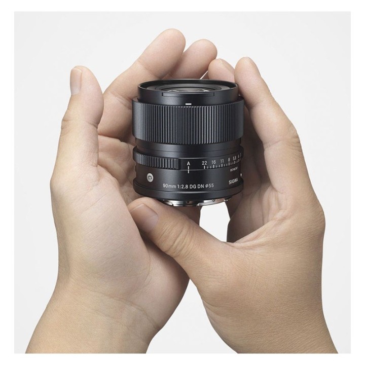 Sigma 90mm f/2.8 DG DC Contemporary Sony E/FE-mount