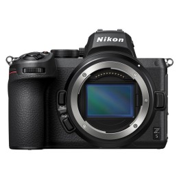Nikon Z5 kit m/ 24-200mm f/4-6.3 VR