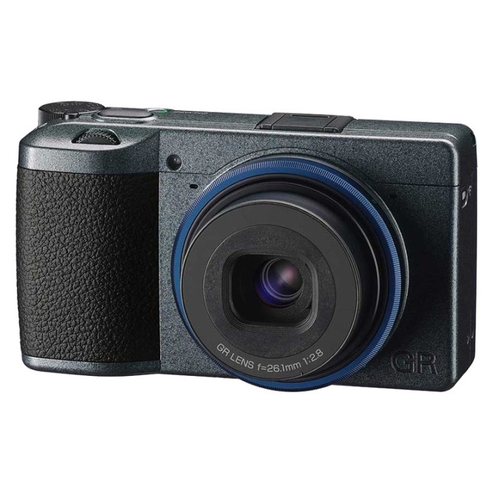 Ricoh GRIIIx Urban Edition + GC11