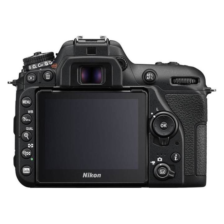 Nikon D7500 kit m/18-300mm