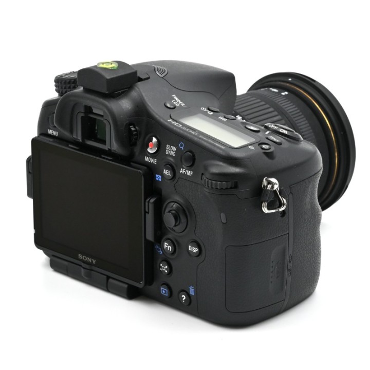 Sony A-77V DSLR med Sigma DC 18-50mm f/2.8 EX Macro