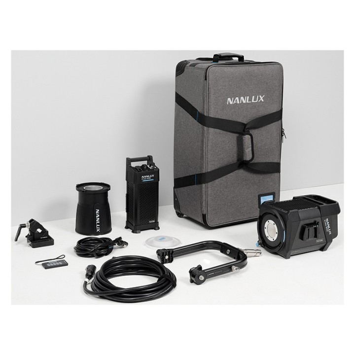Nanlux Evoke 900C RGBLAC Spot Light