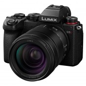 Panasonic Lumix S5D kit m/28-200mm