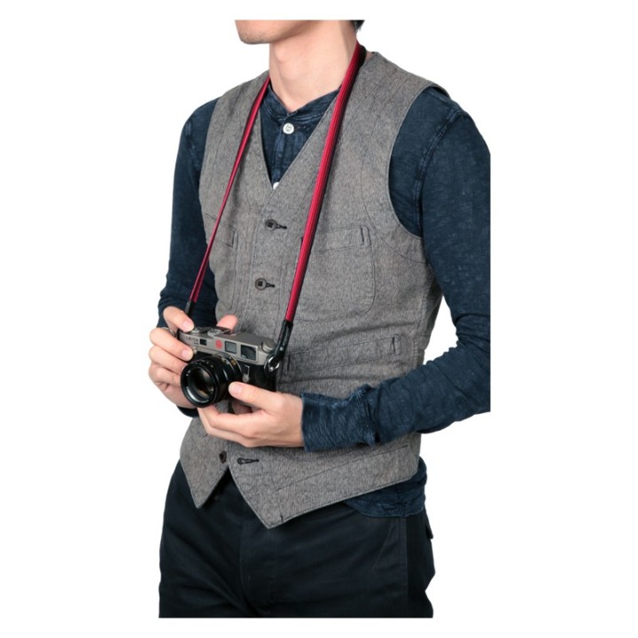 Artisan & Artist ACAM-312A Silk Camera Strap Gradation, Black/Red