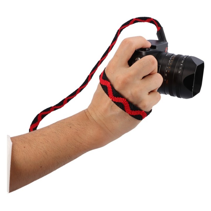 Artisan & Artist ACAM-317 Silk Camera Strap w/ Traditional Japanese Pattern, Black/Red