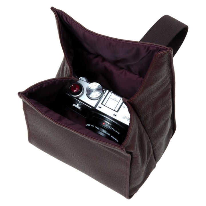 Artisan & Artist ACAM-77 Leather Pouch in Kipskin Leather (S) Brown