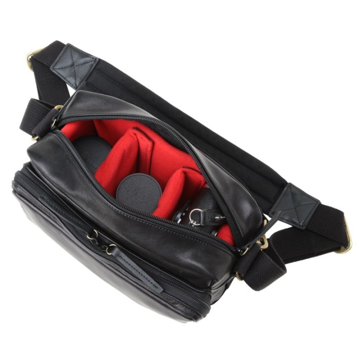 Artisan & Artist GCAM-1100 Leather Shoulder Camera Bag