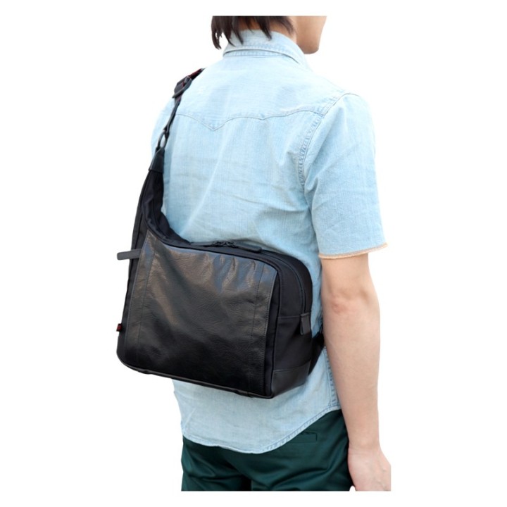 Artisan & Artist RR4-05C Leather Casual Camera Sling Bag