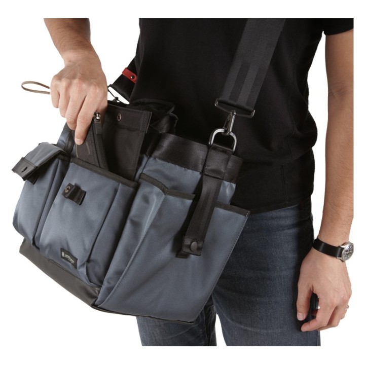 Artisan & Artist GDR-212N City Bag (Large) Grey
