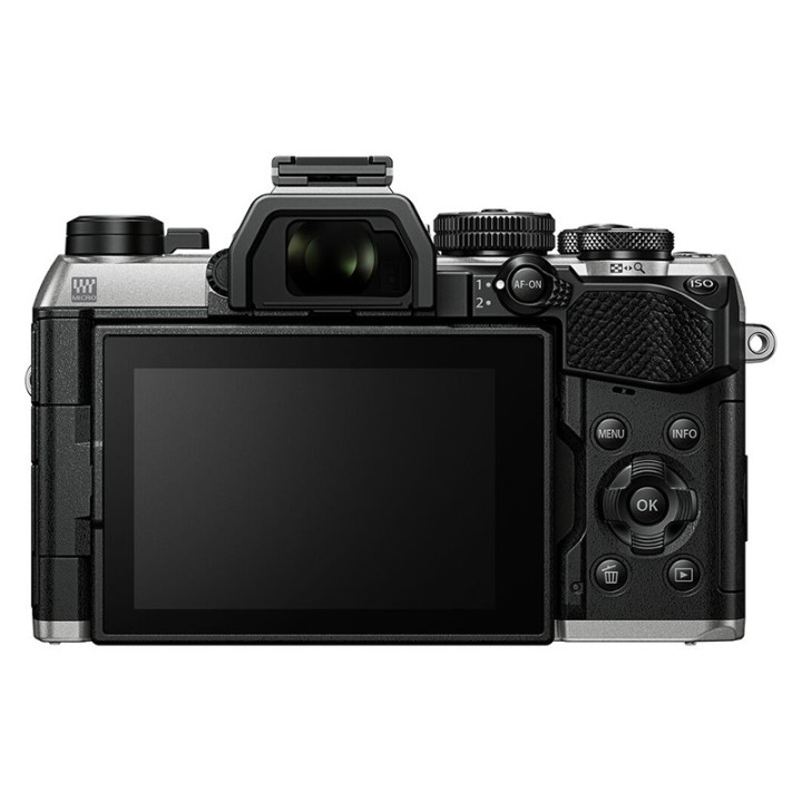 OM System OM-5 mark II m/ 14-150mm silver
