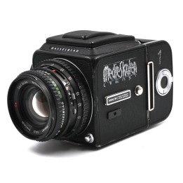Hasselblad 500C/M hus med Carl Zeiss Planar 80mm f/2.8 og A12 filmmagasin