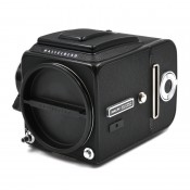 Hasselblad 500C/M hus med A12 filmmagasin og waist level finder
