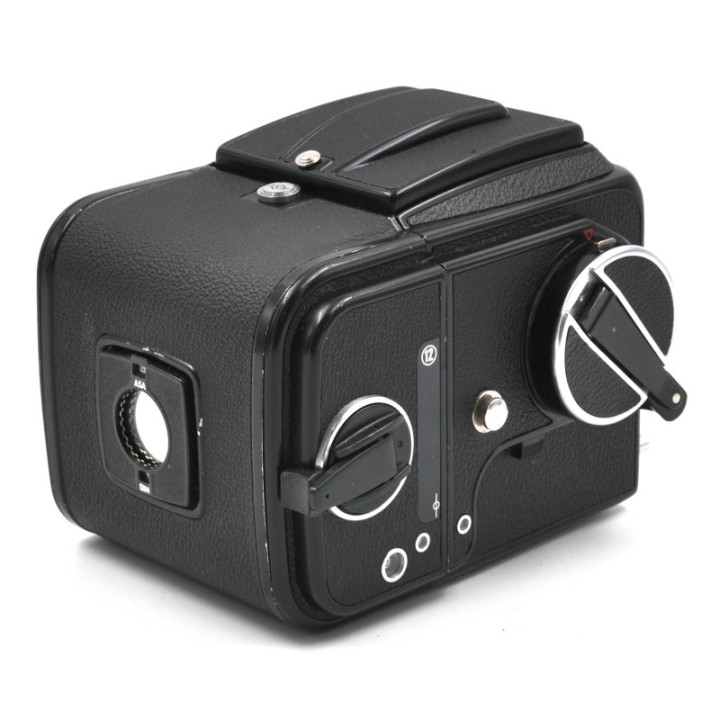 Hasselblad 500C/M hus med A12 filmmagasin og waist level finder