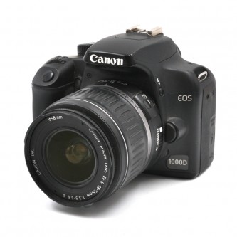 Canon EOS 1000D DSLR m. EF-S 18-55mm f/3.5-5.6 II