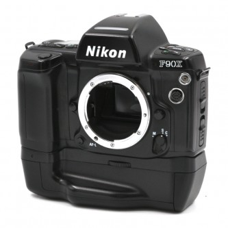 Nikon F90X m. MB-10 håndgreb