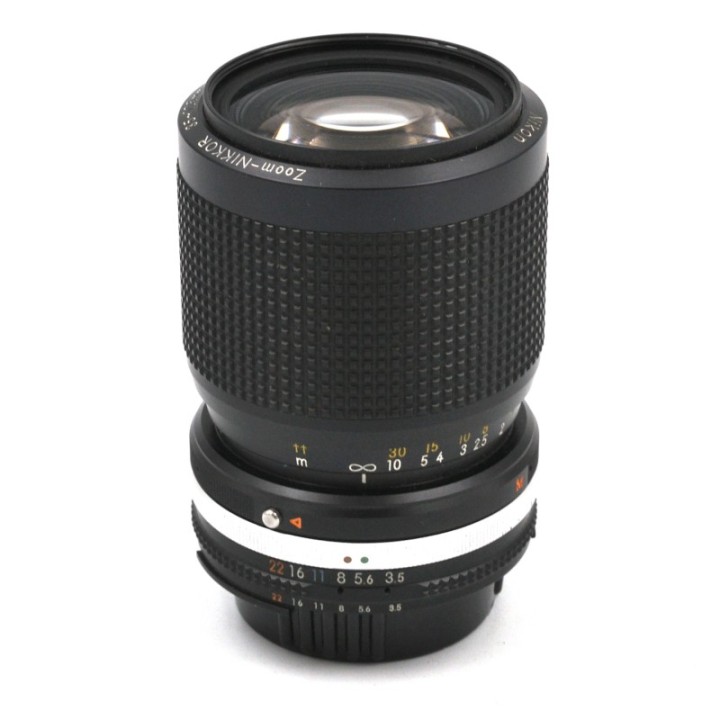 Nikkor 35-105mm f/3.5-4.5 AiS m. macro