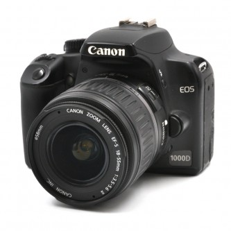 Canon EOS 1000D DSLR m. EF-S 18-55mm f/3.5-5.6 II