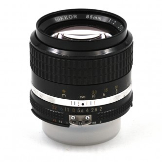 Nikkor 85mm f/2 AIS (defekt)