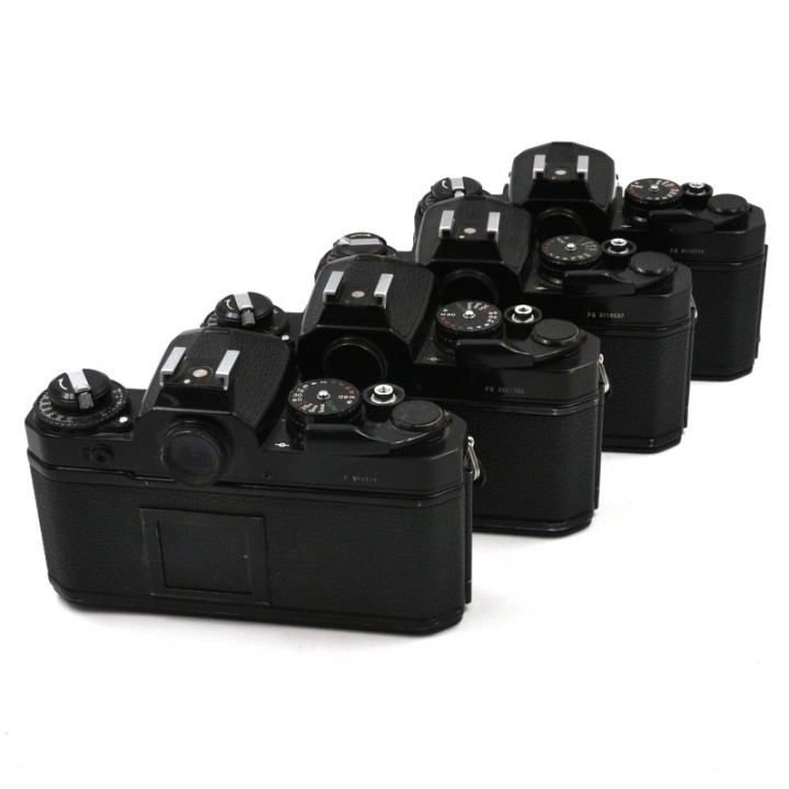 4 x Nikon FE - Defekt til reservedele