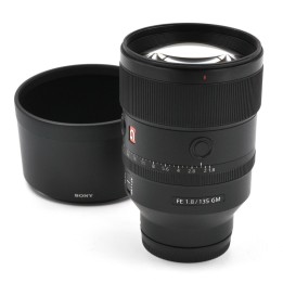 Sony FE 135mm f/1.8 GM