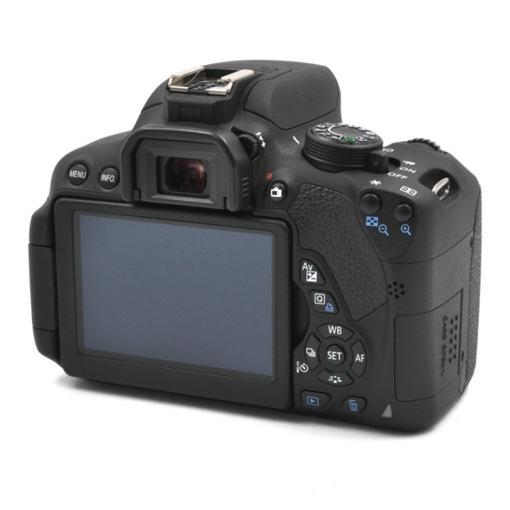 Canon EOS 700D DSLR